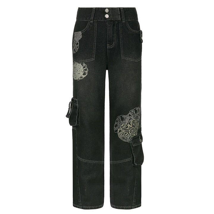 Un jean cargo baggy gris avec des motifs de rosaces blanches - Femme. Un look décontracté et stylé avec une touche d'originalité. Tailles disponibles : S, M, L. Poches cargo latérales pratiques. Matières : Denim (80% Coton, 20% Polyester).