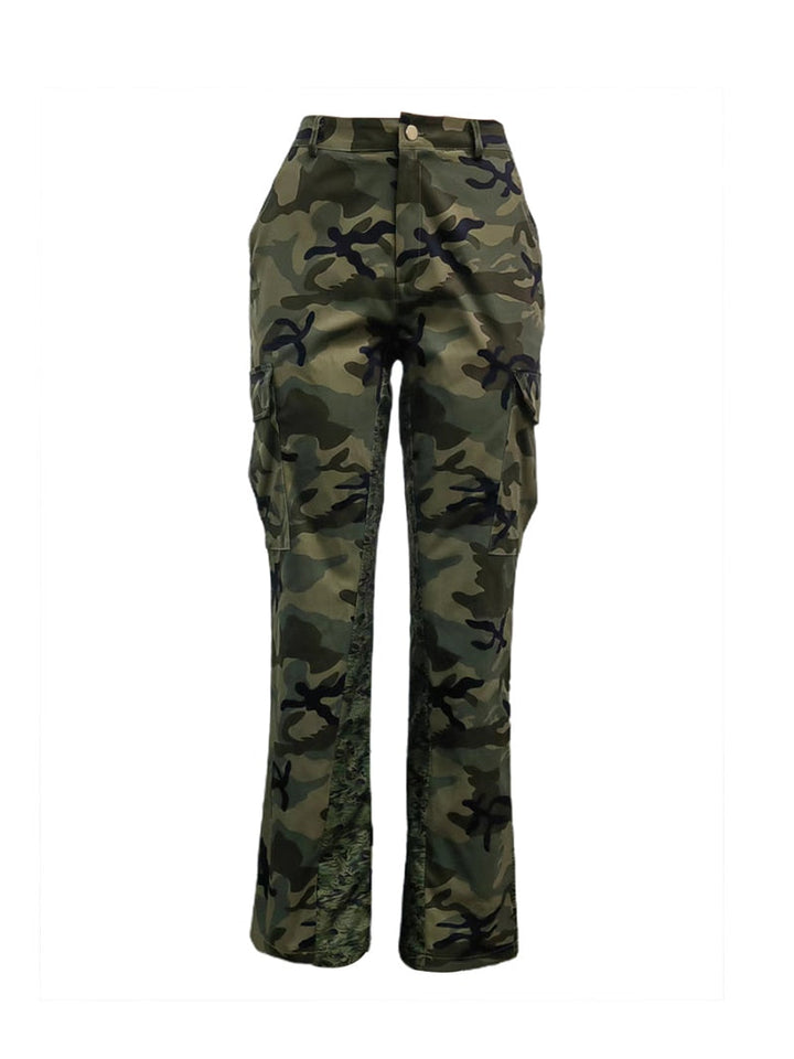 Un pantalon cargo ajusté imprimé avec motif camo pour femme - Vert kaki - Tailles S à XL.