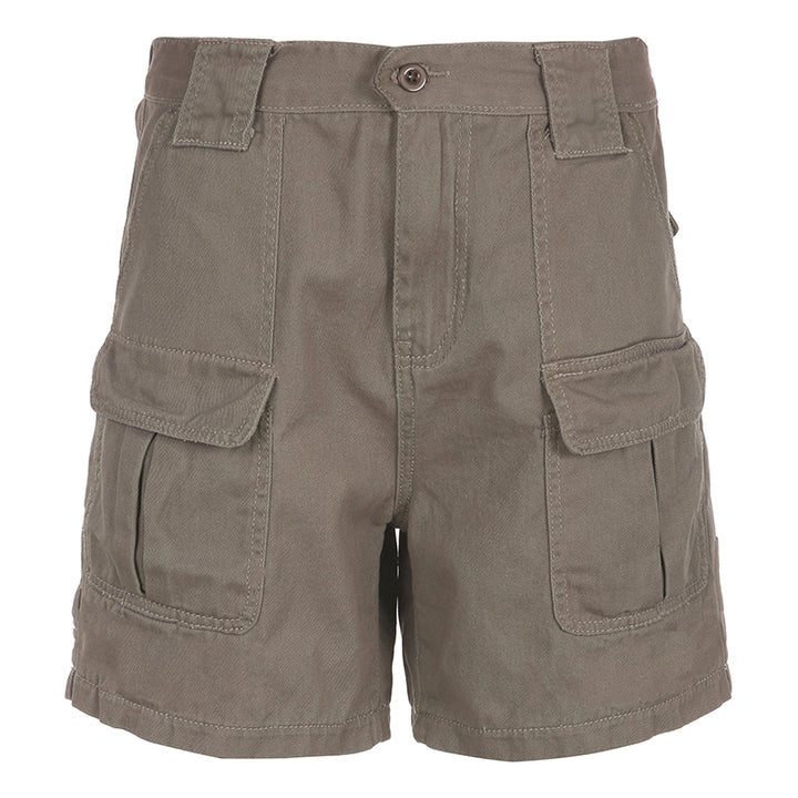 Un short cargo évasé mi-long pour femme avec poches, couleur grise. Style cargo authentique avec coupe féminine. Disponible du S au L. Confortable grâce au coton, spandex et polyester. [Cargo District]